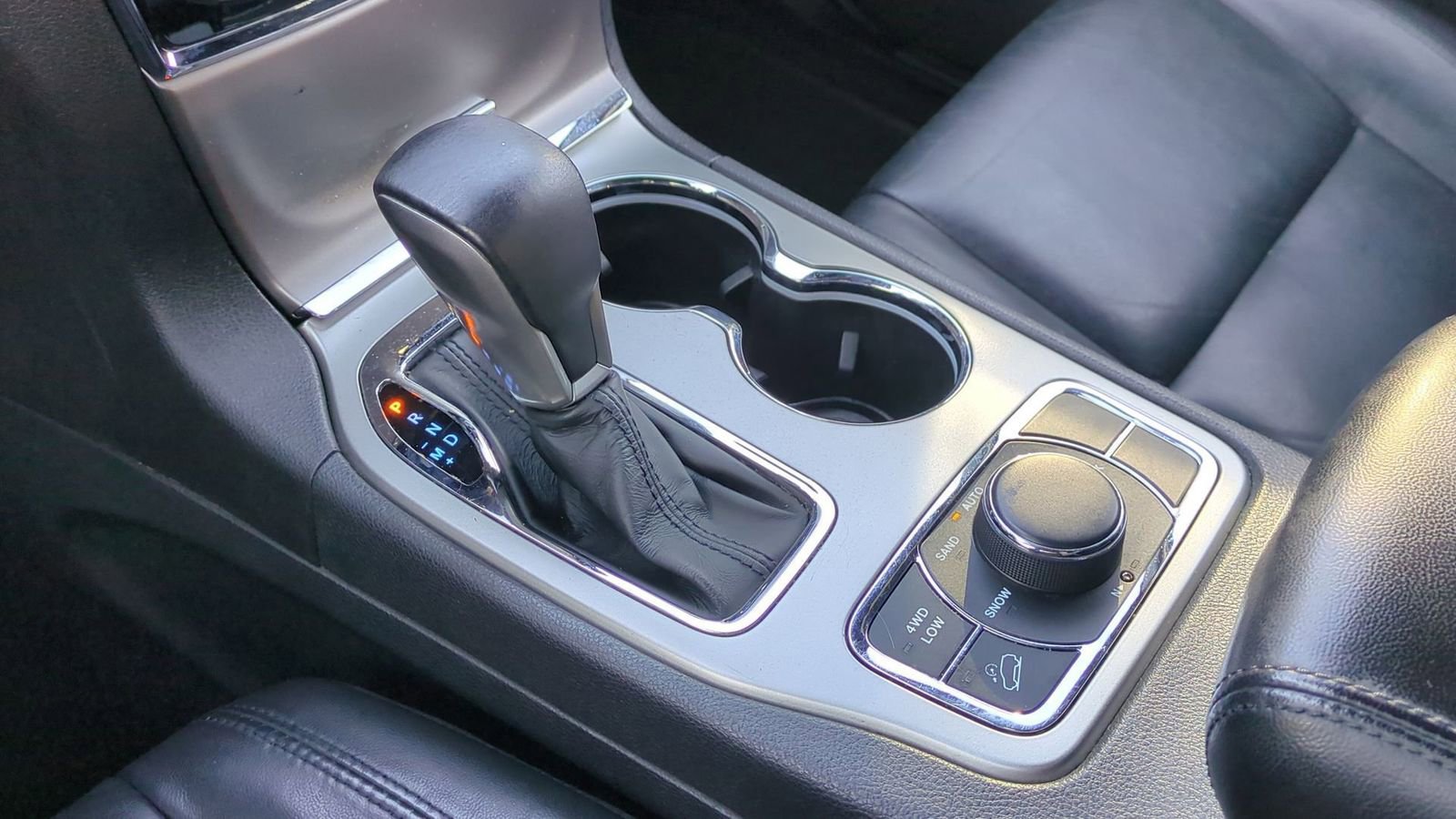 Used 2019 Jeep Grand Cherokee Limited w/ Trailer Tow Group IV image 36