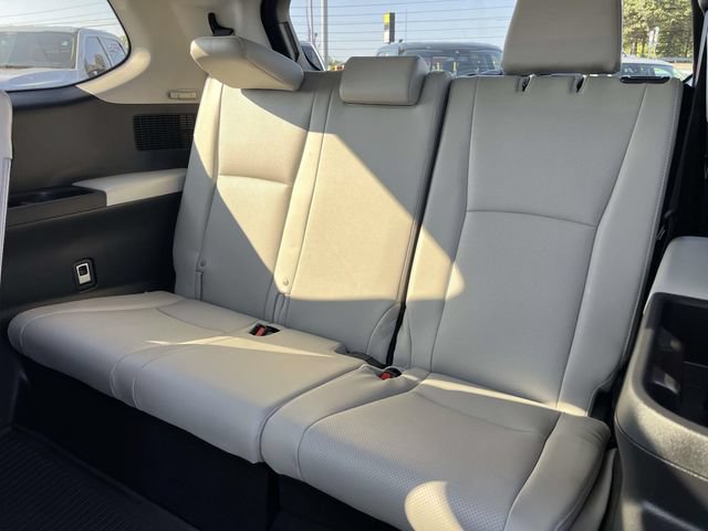Used 2025 Toyota Grand Highlander AWD image 15