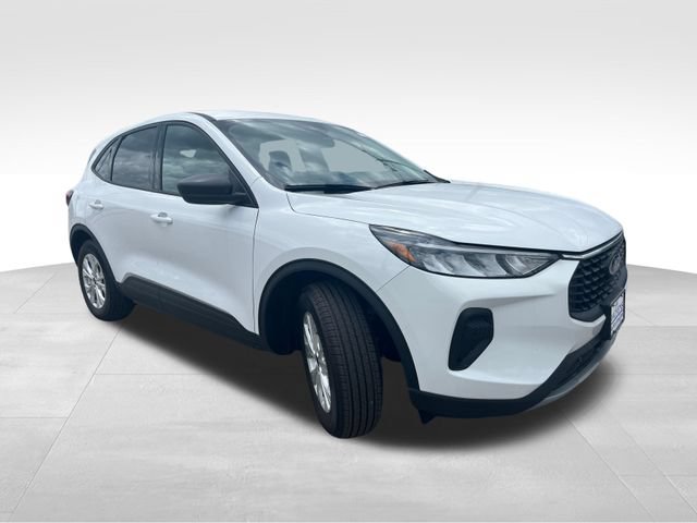 Certified 2025 Ford Escape Active w/ Cold Weather Package FWD image 8