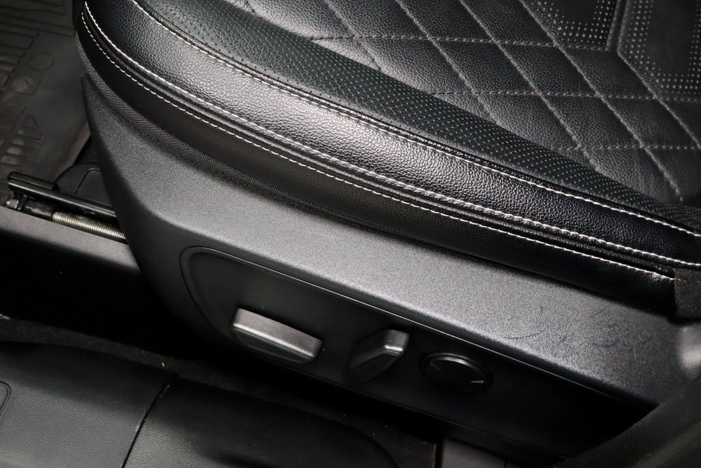 Certified 2024 Ford Escape SE w/ PHEV Premium Package image 25