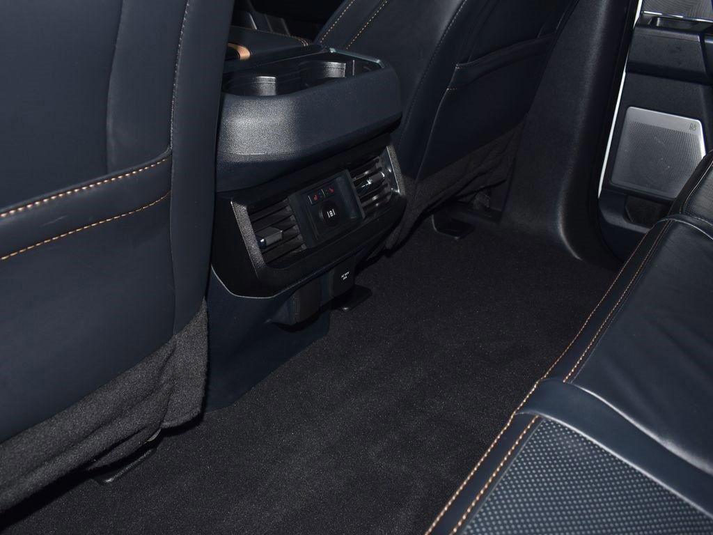 Certified 2024 Ford F350 Platinum w/ FX4 Off-Road Package image 40