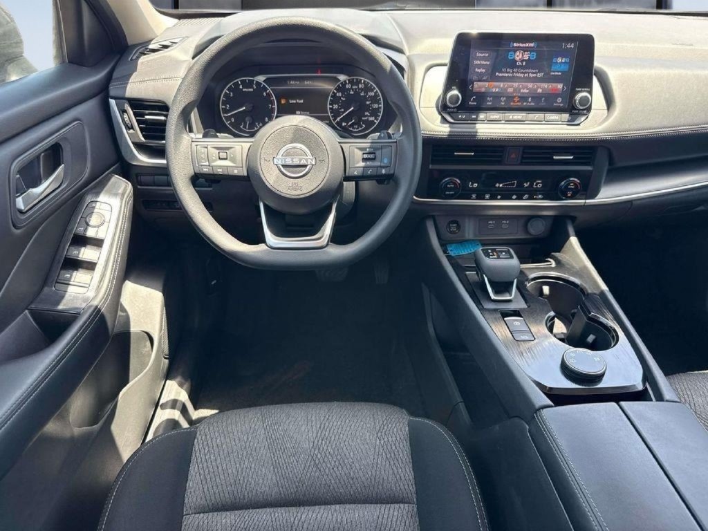 Used 2024 Nissan Rogue SV AWD/4WD image 13