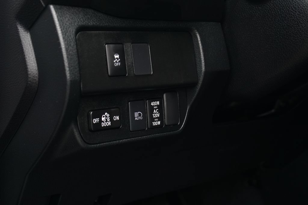 Used 2021 Toyota Tacoma TRD Off-Road AWD/4WD image 19