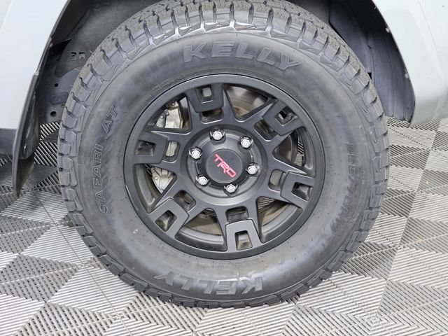 Used 2023 Toyota 4Runner TRD Off-Road Premium w/ Off Road Premium Plus Package AWD/4WD image 9