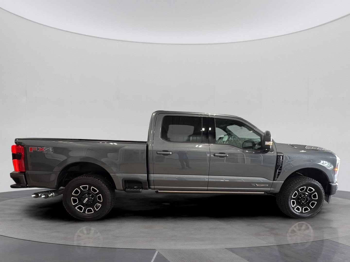 Certified 2026 Ford F250 Platinum w/ FX4 Off-Road Package AWD/4WD image 9