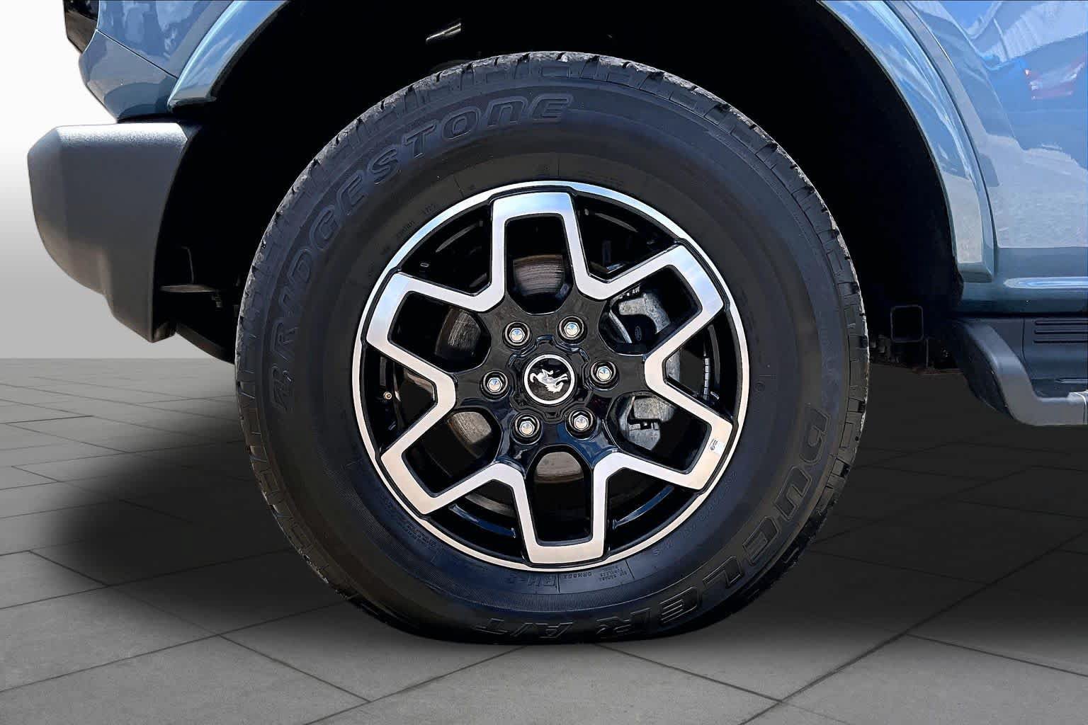 Certified 2025 Ford Bronco Outer Banks AWD/4WD image 11
