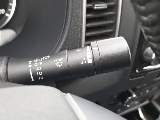 Used 2022 Nissan Frontier SV AWD/4WD image 34
