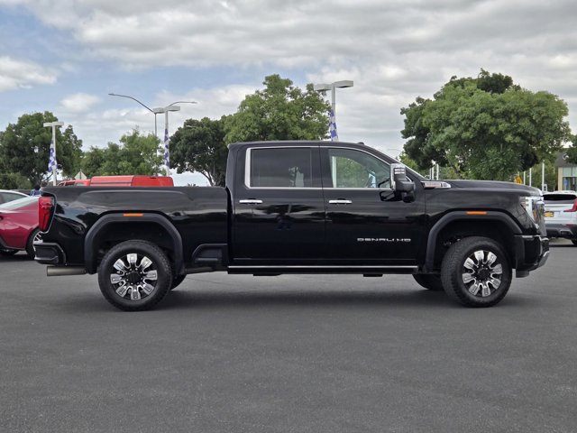 Used 2024 GMC Sierra 2500 Denali AWD/4WD image 3