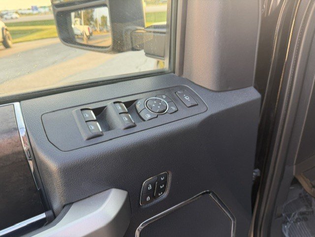 Certified 2022 Ford F350 Lariat w/ Tremor Off-Road Package AWD/4WD image 12