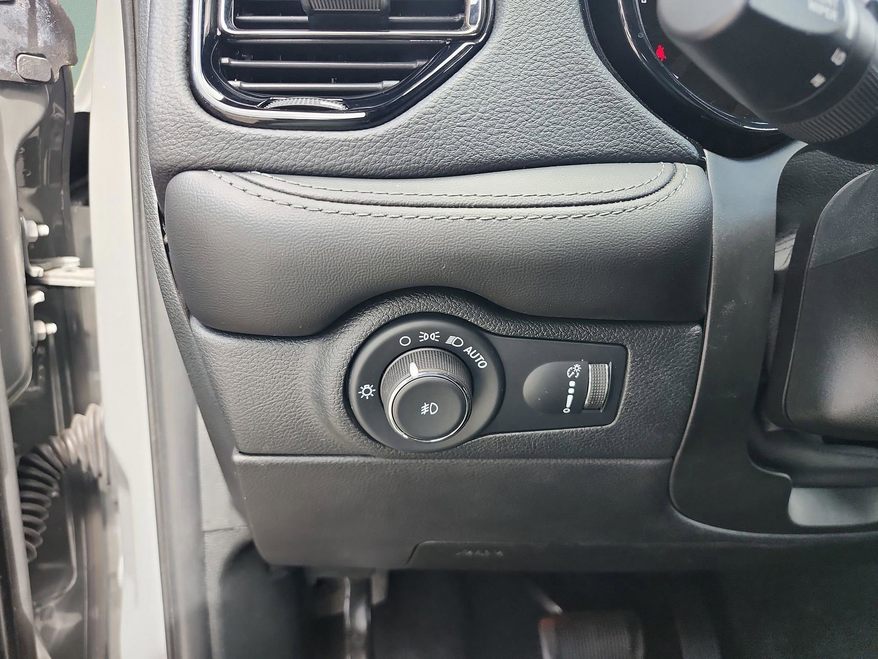 Used 2022 Dodge Durango GT image 13