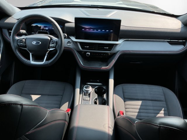 Certified 2025 Ford Explorer ST-Line AWD/4WD image 10