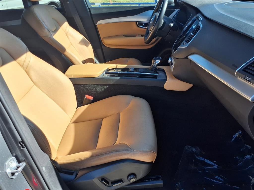 Used 2018 Volvo XC90 T6 Momentum w/ Convenience Package image 22