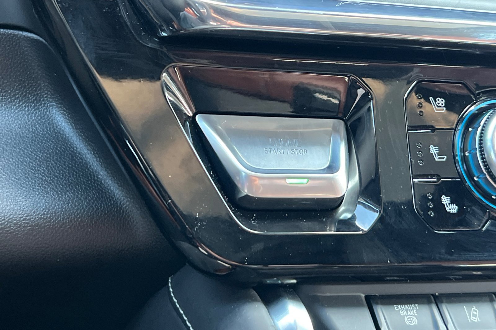 Used 2025 GMC Sierra 2500 Denali Ultimate image 25