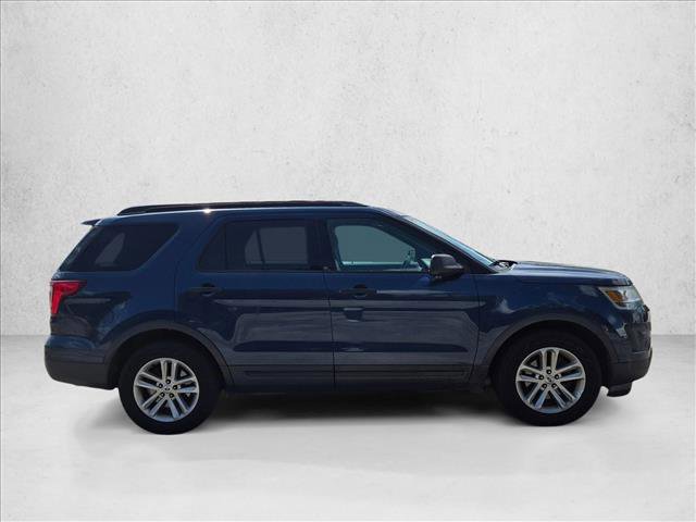 Certified 2017 Ford Explorer FWD image 4