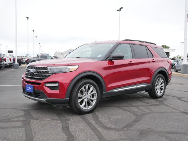 Certified 2022 Ford Explorer XLT w/ Equipment Group 202A AWD/4WD image 4