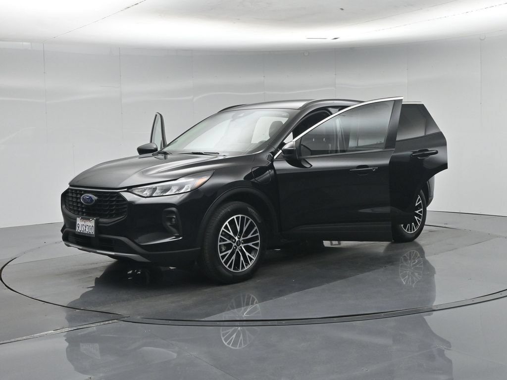Certified 2023 Ford Escape SE FWD image 32