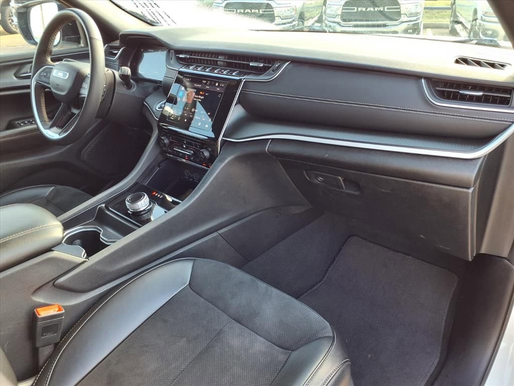 Used 2024 Jeep Grand Cherokee L Laredo image 28