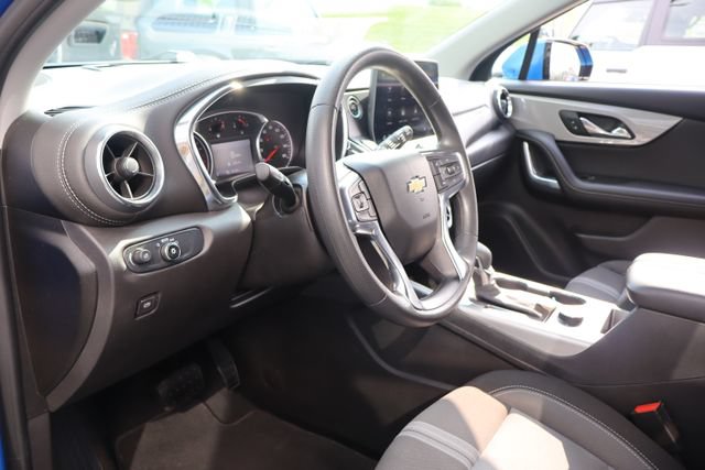 Used 2025 Chevrolet Blazer LT AWD/4WD image 13