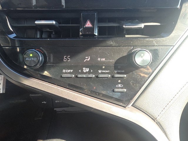 Used 2021 Toyota Camry SE FWD image 11