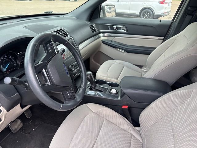 Certified 2018 Ford Explorer XLT w/ Equipment Group 201A image 5