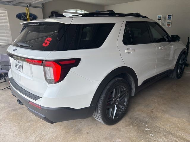 Certified 2025 Ford Explorer ST-Line w/ Premium Package RWD image 3