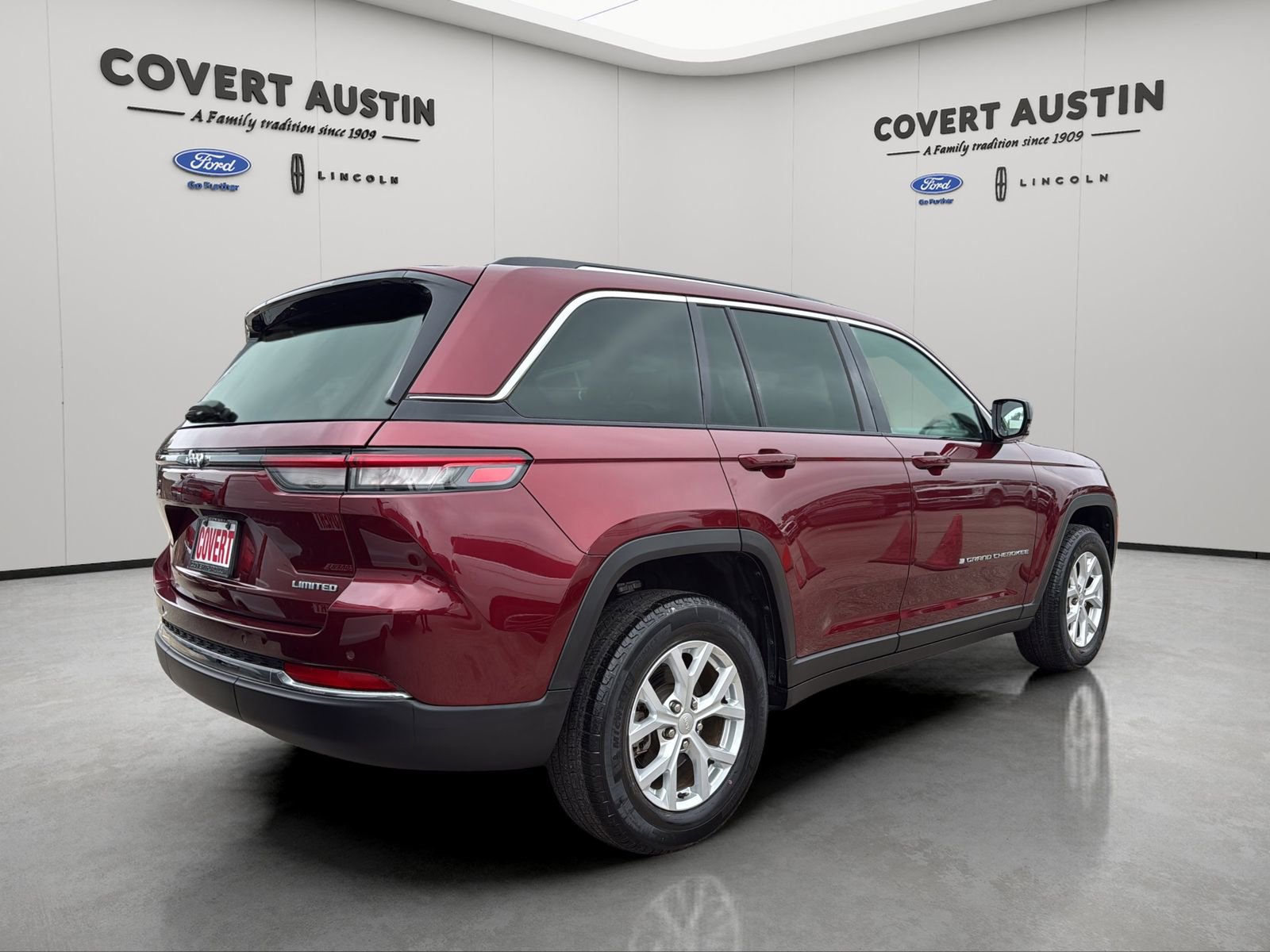 Used 2023 Jeep Grand Cherokee Limited RWD image 5