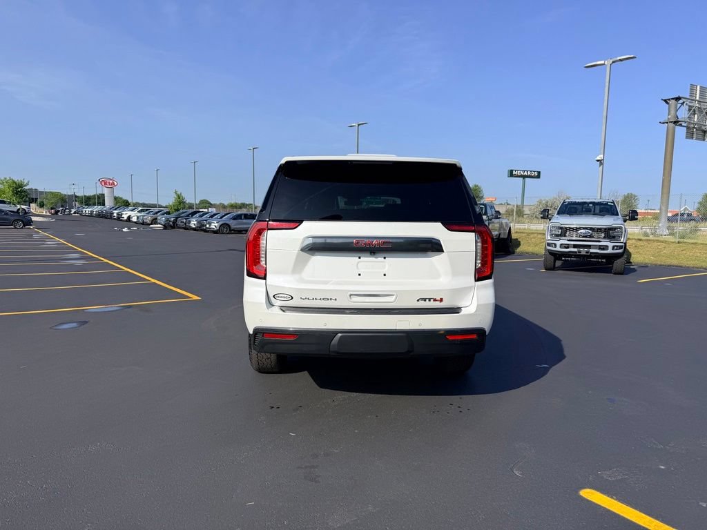 Used 2023 GMC Yukon XL AT4 w/ AT4 Premium Package AWD/4WD image 8