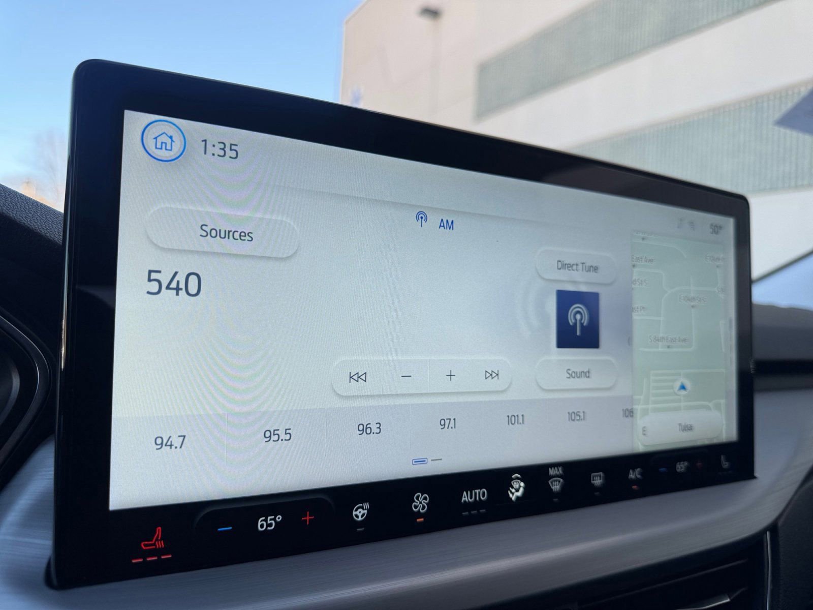 Certified 2025 Ford Escape Platinum w/ Premium Technology Package image 29