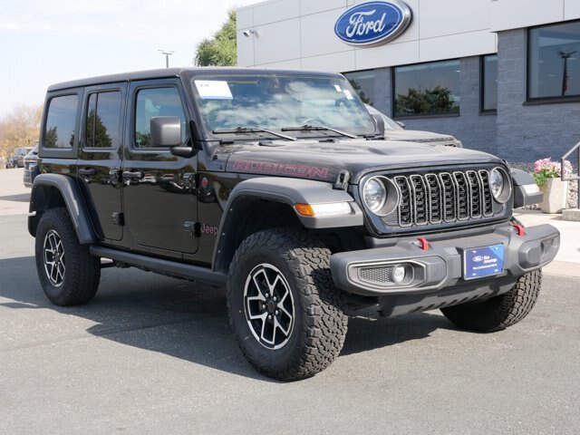 Used 2024 Jeep Wrangler Unlimited Rubicon AWD/4WD image 2