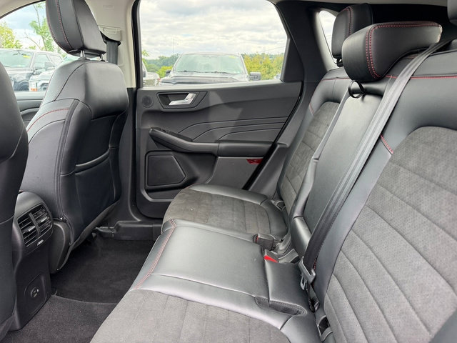 Certified 2022 Ford Escape SEL w/ SEL Stealth AWD Package image 19