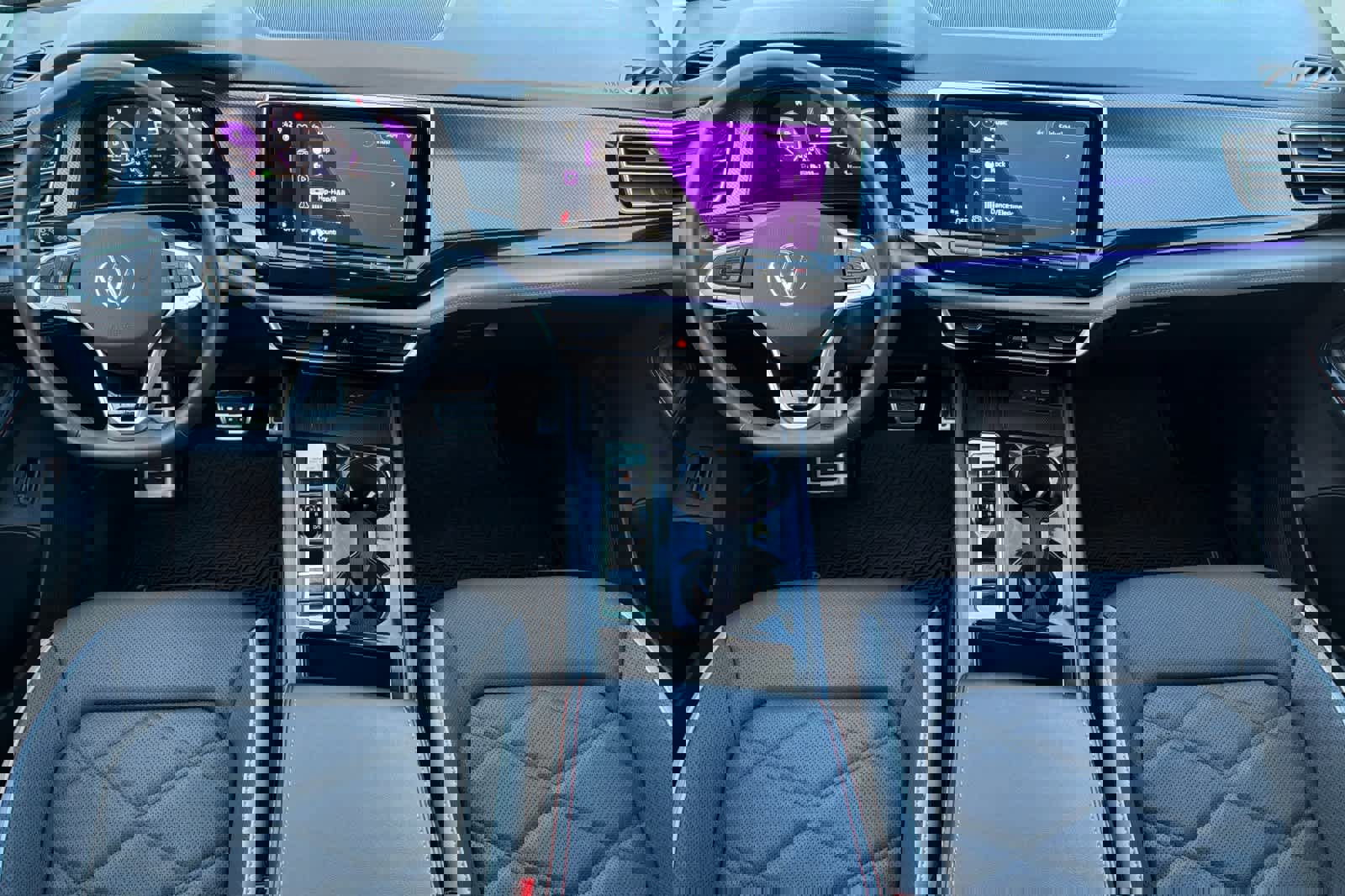 Used 2025 Volkswagen Atlas Peak Edition SE image 9