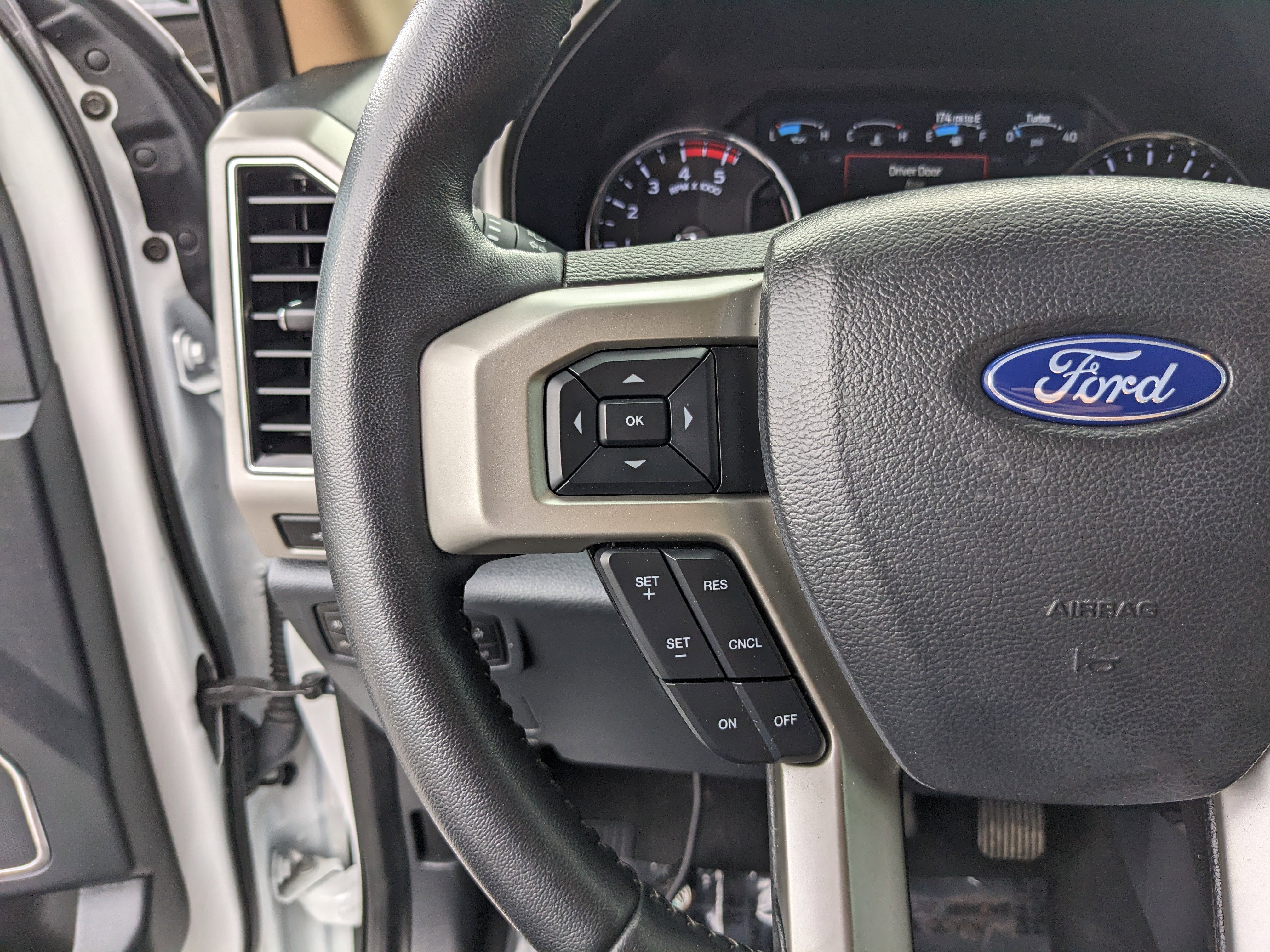 Certified 2022 Ford F250 Lariat image 27