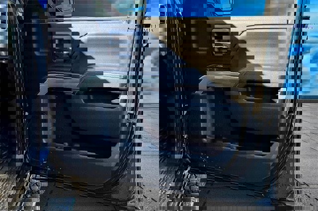 Used 2018 Chevrolet Silverado 1500 LT w/ All Star Edition image 19