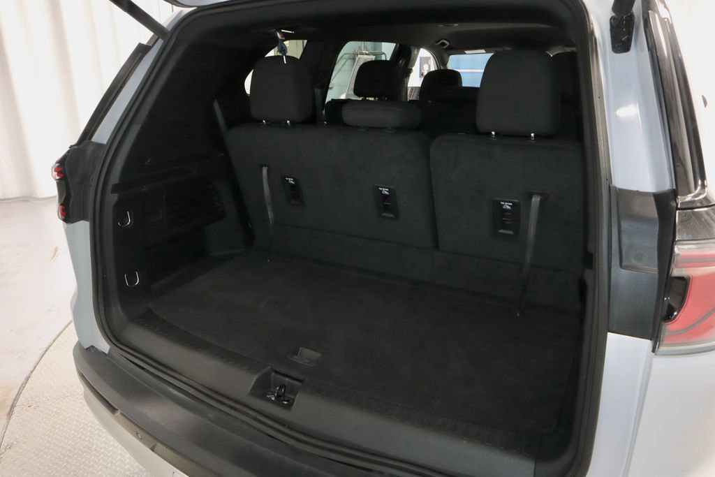 Used 2025 GMC Acadia Elevation AWD/4WD image 15