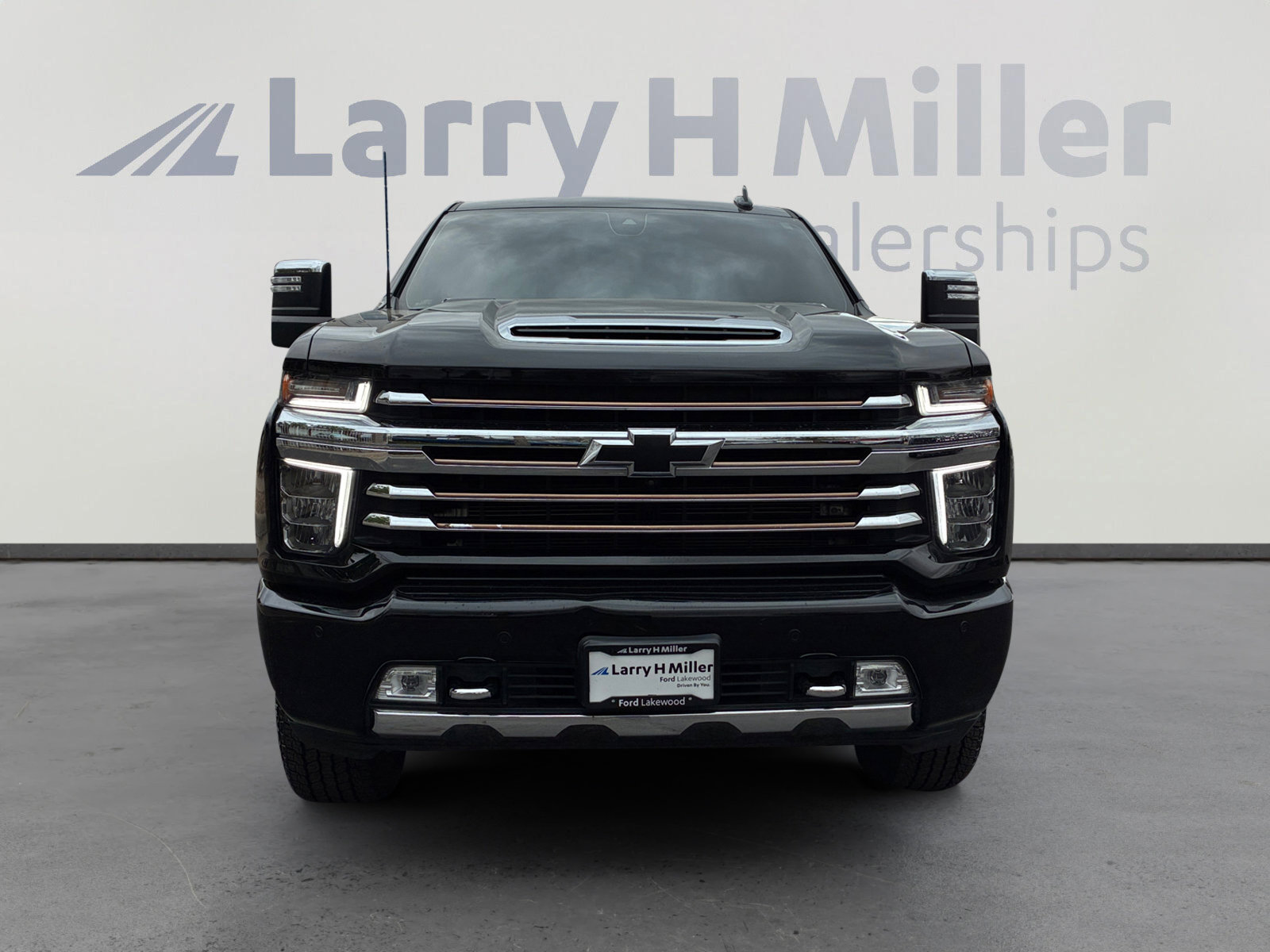 Used 2022 Chevrolet Silverado 2500 High Country w/ Safety Package II AWD/4WD image 8