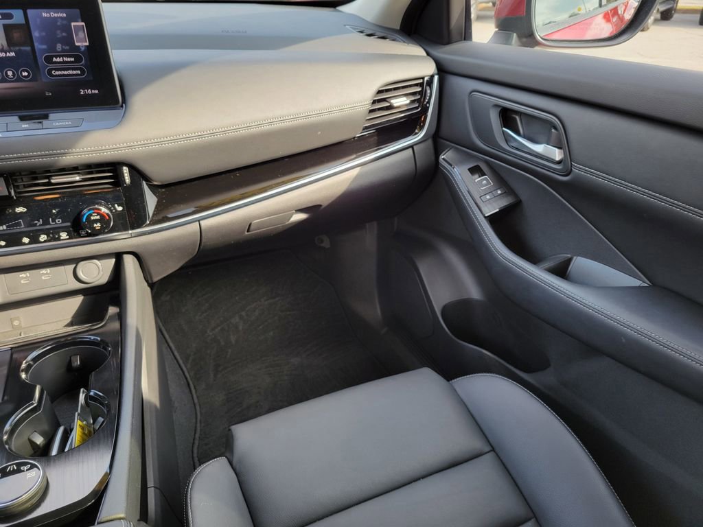 Used 2025 Nissan Rogue SL w/ SL Premium Package image 20