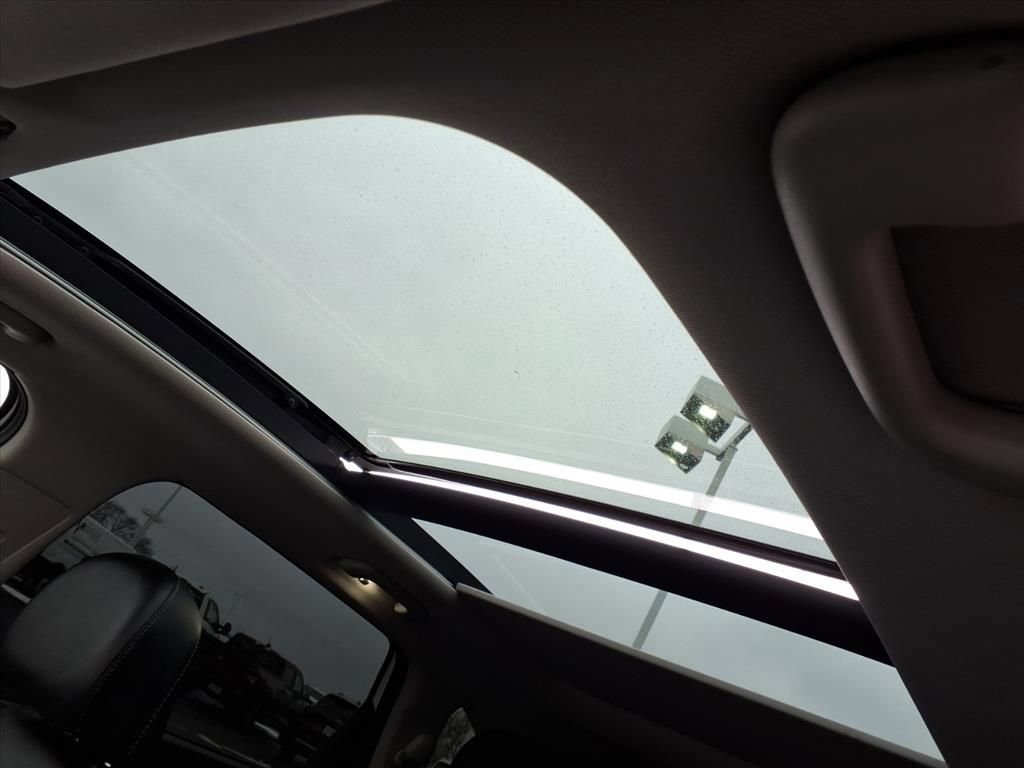 Used 2022 Kia Sorento SX image 10