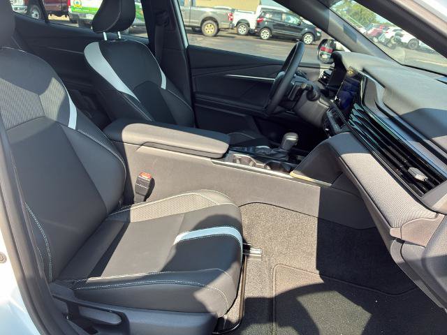 Used 2026 Toyota Camry SE w/ Convenience Package FWD image 13