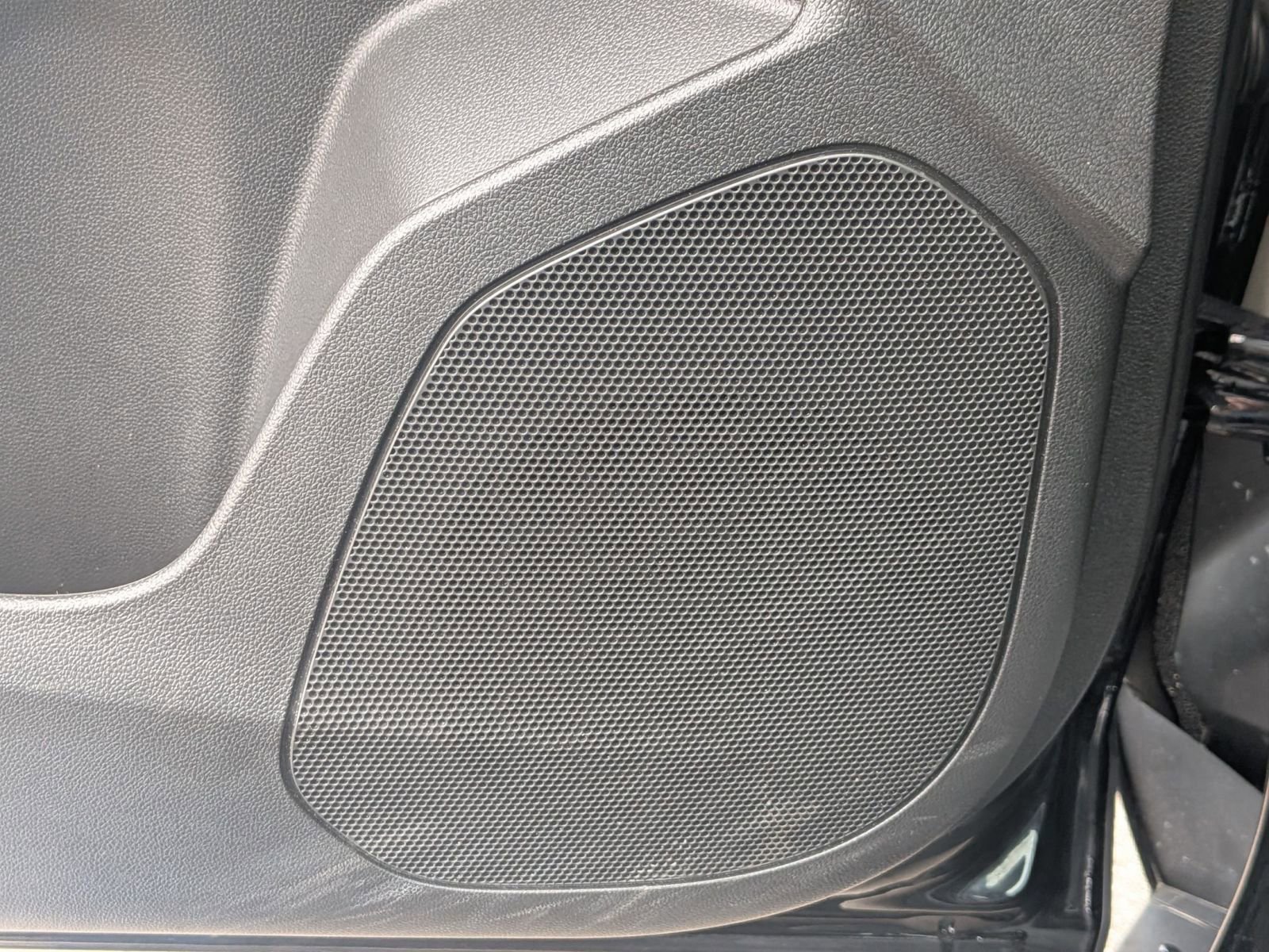 Used 2024 Chevrolet Trax LT w/ Driver Confidence Package FWD image 16