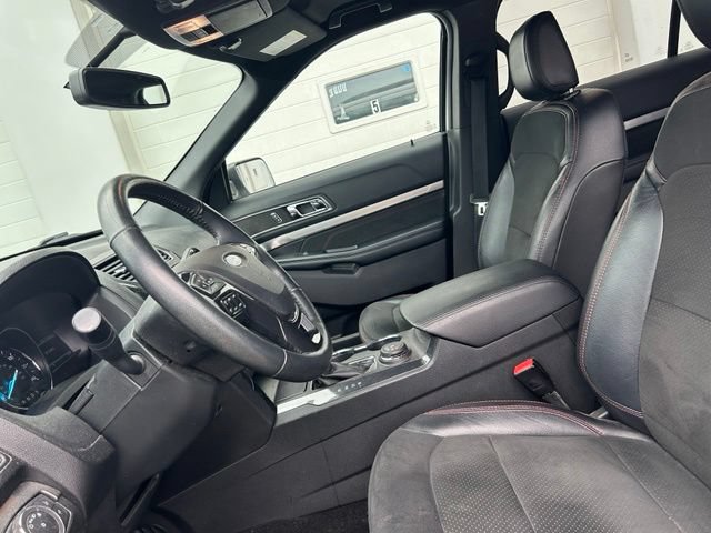 Certified 2019 Ford Explorer XLT w/ Equipment Group 202A AWD/4WD image 8