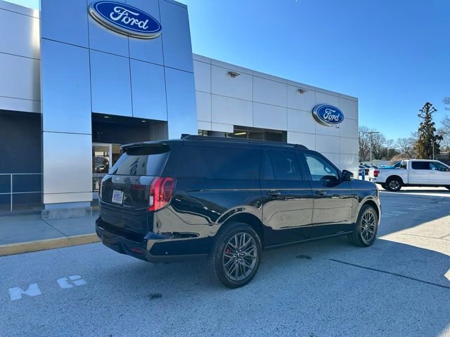 Certified 2025 Ford Expedition Max Platinum w/ Stealth Performance Package AWD/4WD image 17