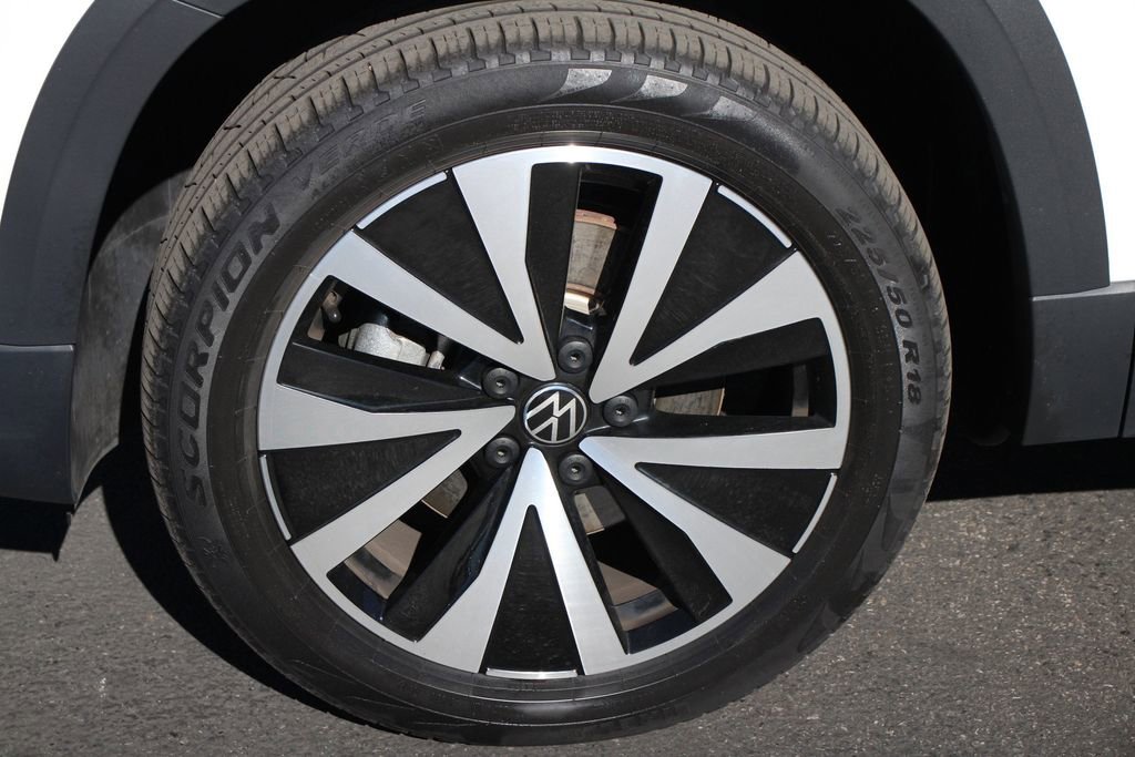 Used 2023 Volkswagen Taos SE image 14