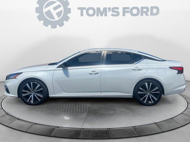 Used 2020 Nissan Altima 2.5 SR w/ Premium Package FWD image 2