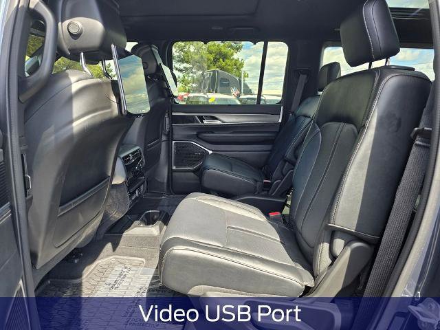 Used 2024 Jeep Wagoneer Series II w/ Convenience Group I image 15