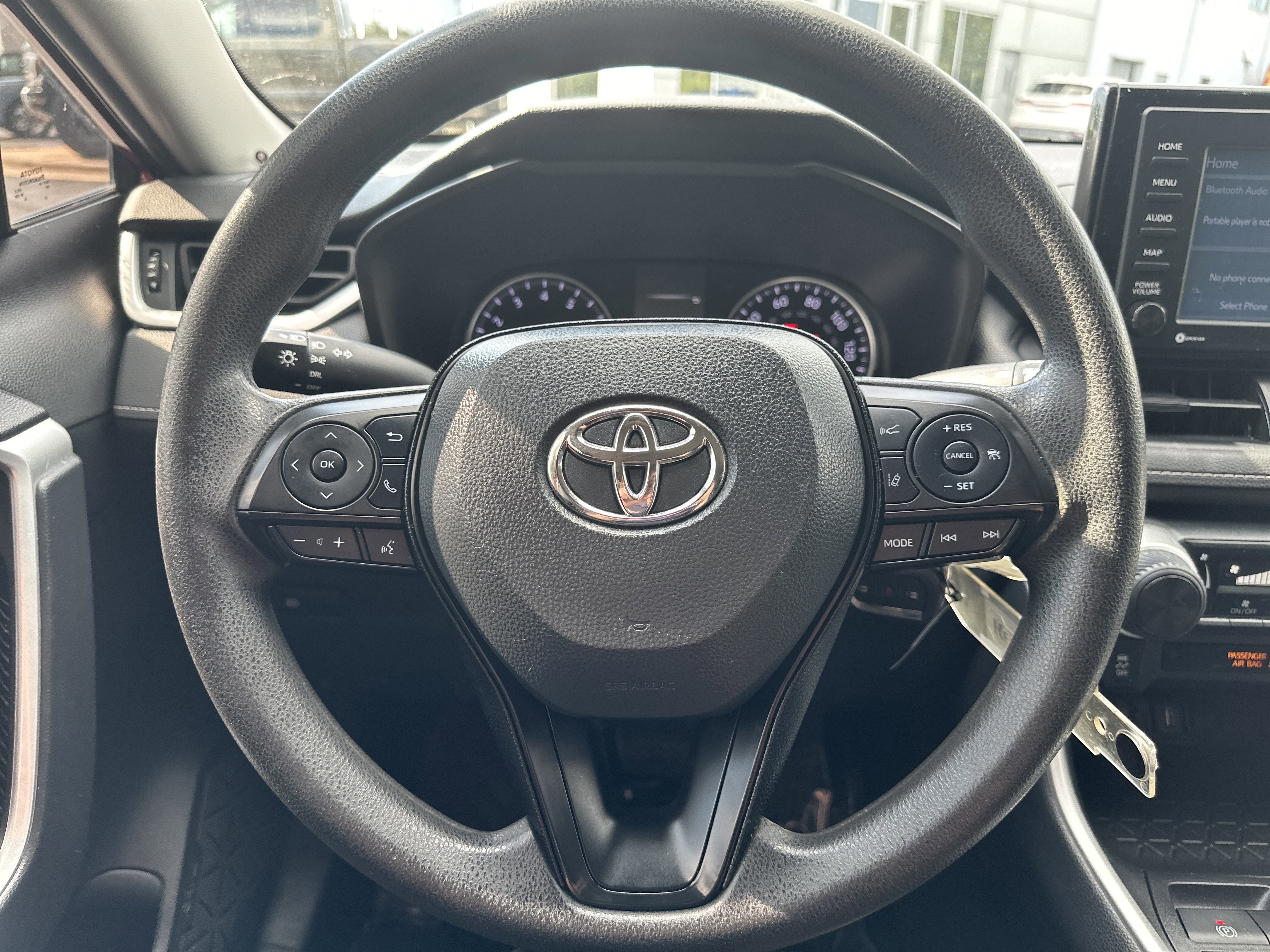 Used 2021 Toyota RAV4 LE image 18