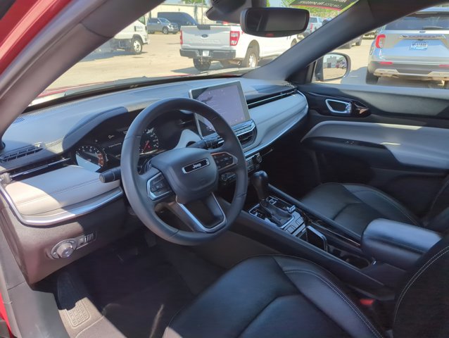 Used 2025 Jeep Compass Limited AWD/4WD image 11