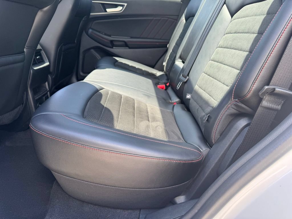 Certified 2024 Ford Edge ST-Line w/ Class II Trailer Tow Package AWD/4WD image 8