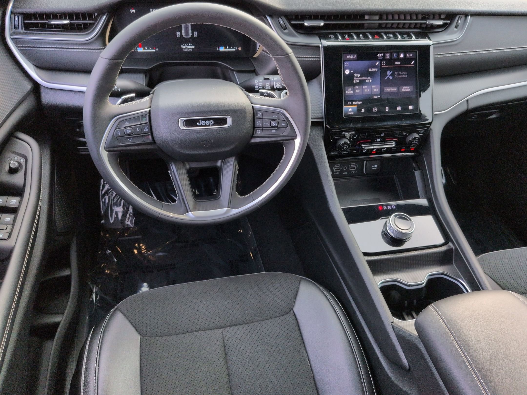 Used 2024 Jeep Grand Cherokee Altitude image 29