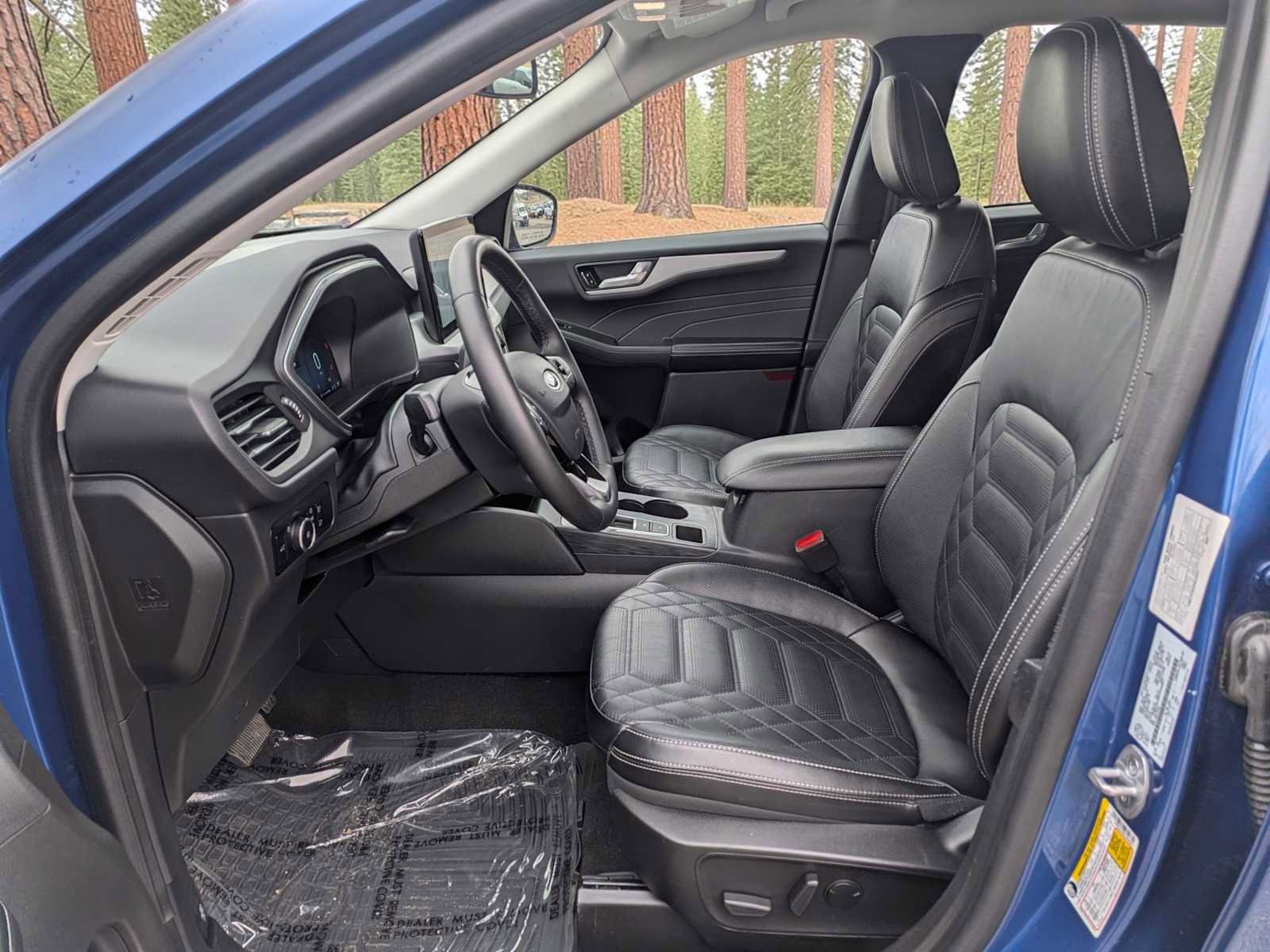 Certified 2023 Ford Escape Platinum w/ Premium Technology Package AWD/4WD image 16