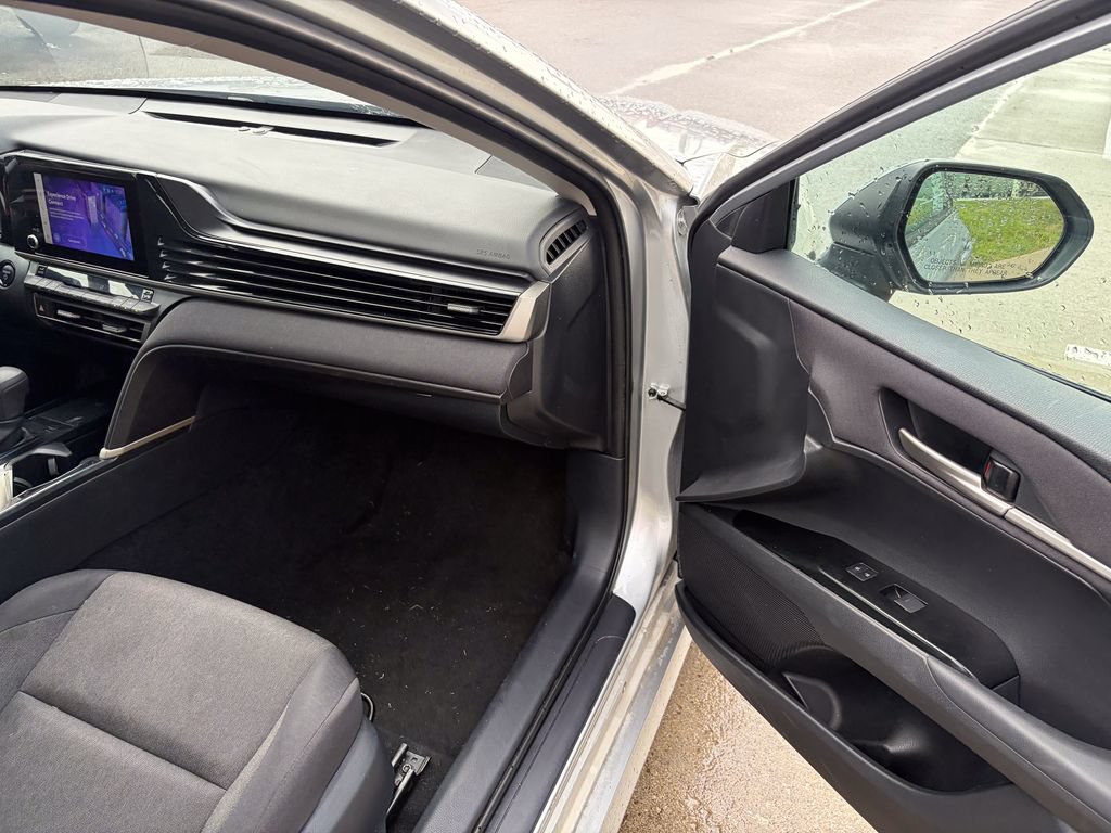 Used 2025 Toyota Camry LE FWD image 17